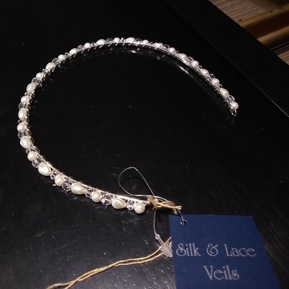 NWT! CLEARANCE! Bridal/Formal headpiece with loops - Picture 1 of 6